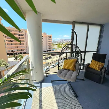 Oceana Beachfront - Sea Views, Pool & Apartamento *