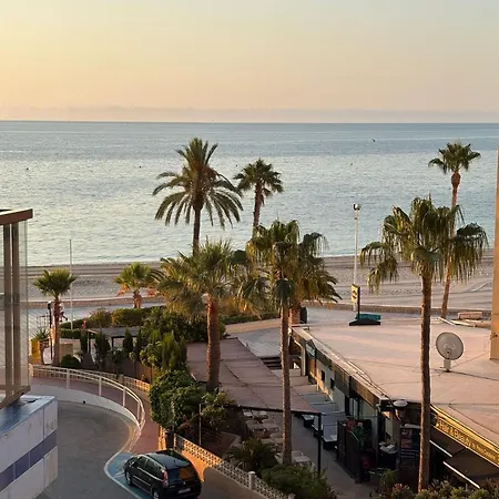 Apartamento Oceana Beachfront - Sea Views, Pool &