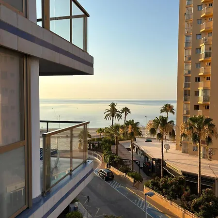 Apartamento Oceana Beachfront - Sea Views, Pool & *