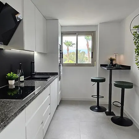 Oceana Beachfront - Sea Views, Pool & *