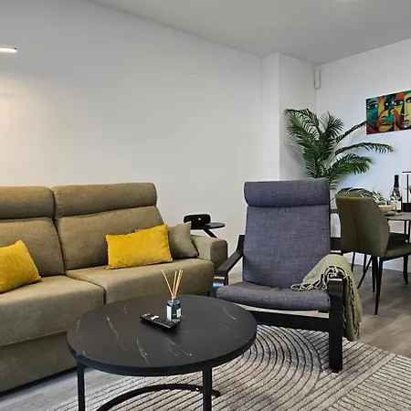 Apartamento Oceana Beachfront - Sea Views, Pool &
